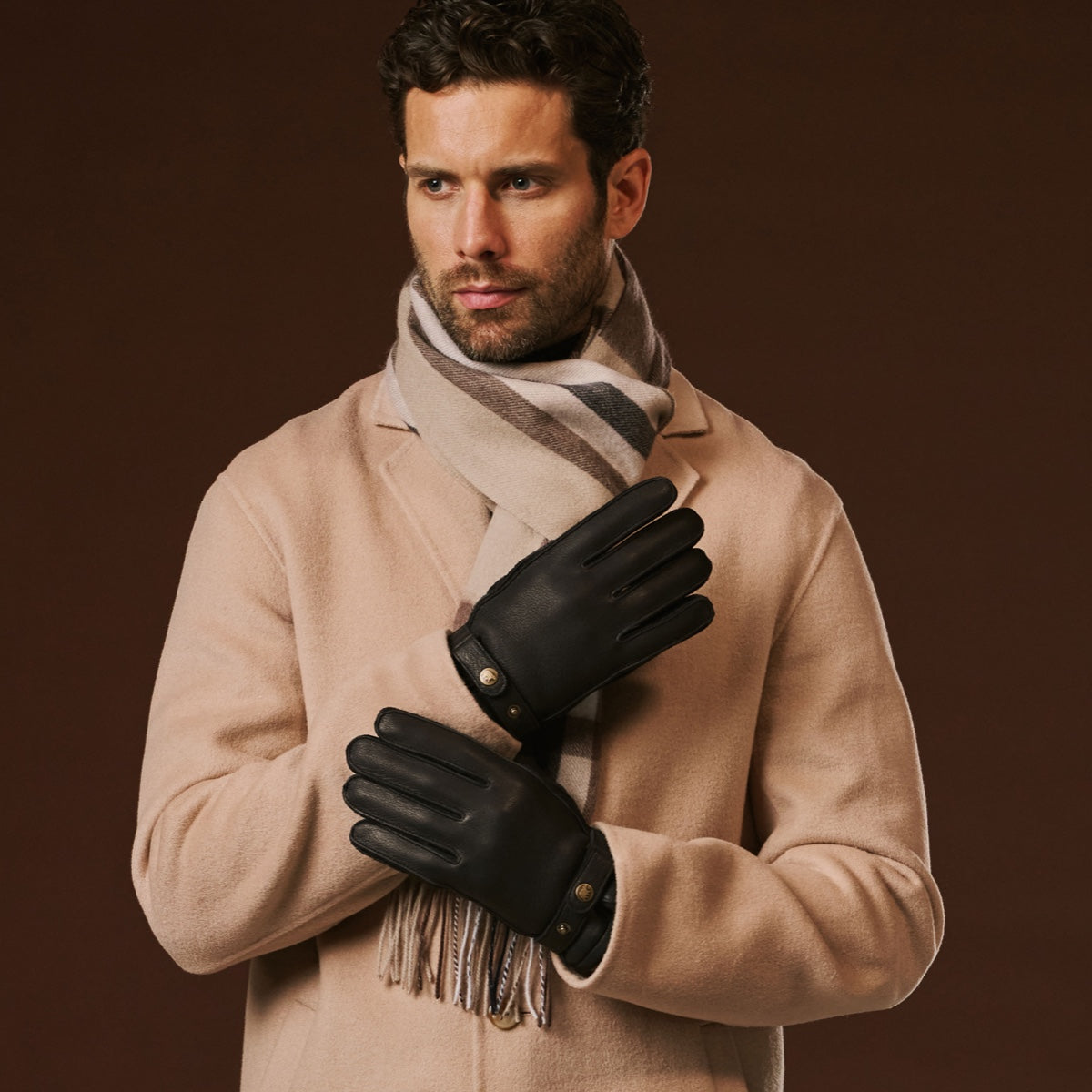 Emilio (black) – Luxurious deerskin gloves with cashmere lining and adjustable snap button