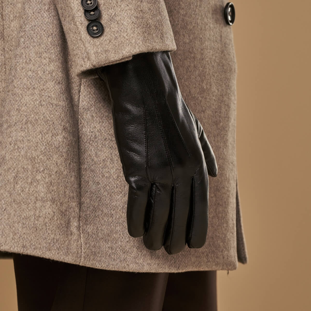 Ethan (black) – Vegan leather gloves with warm fleece lining & touchscreen feature