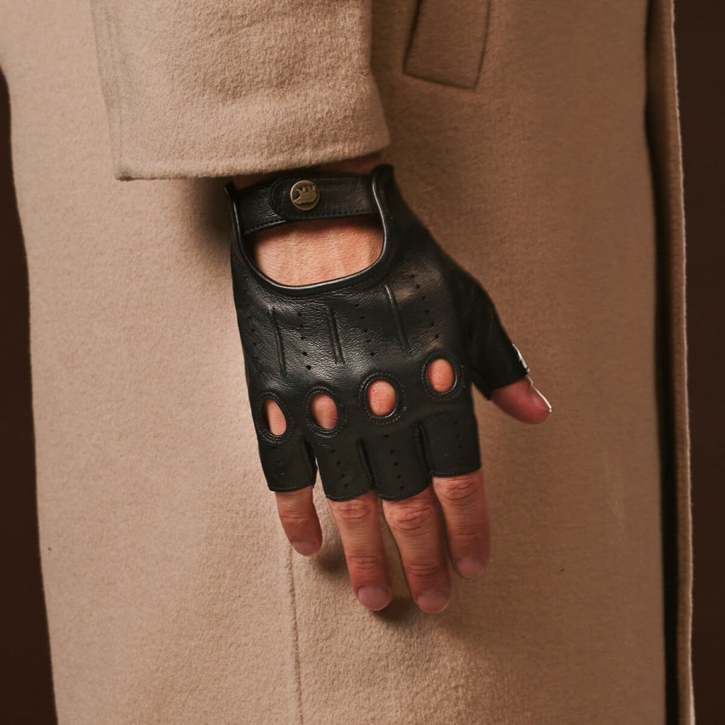 Giuseppe (black) - Italian lambskin fingerless leather driving gloves