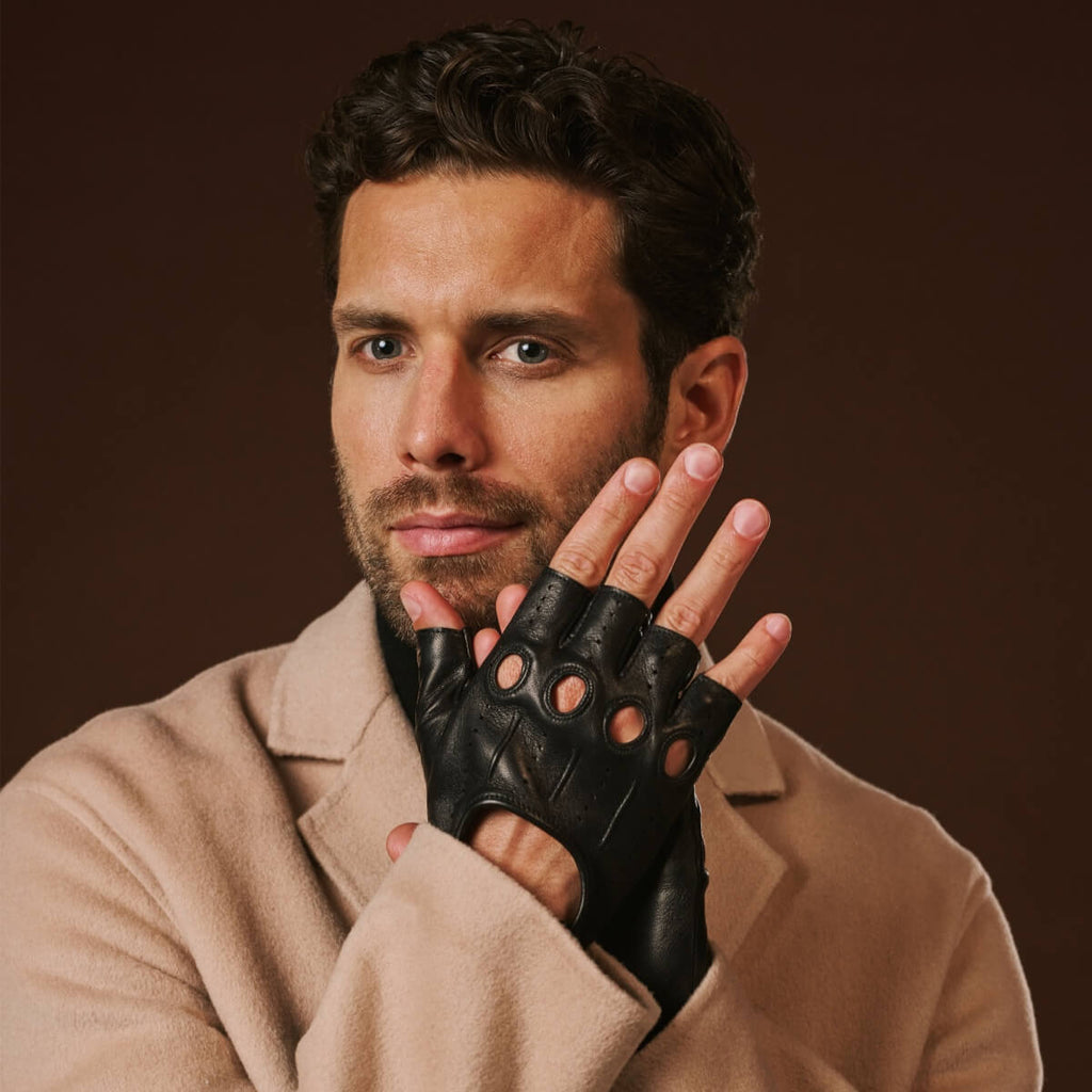 Giuseppe (black) - Italian lambskin fingerless leather driving gloves