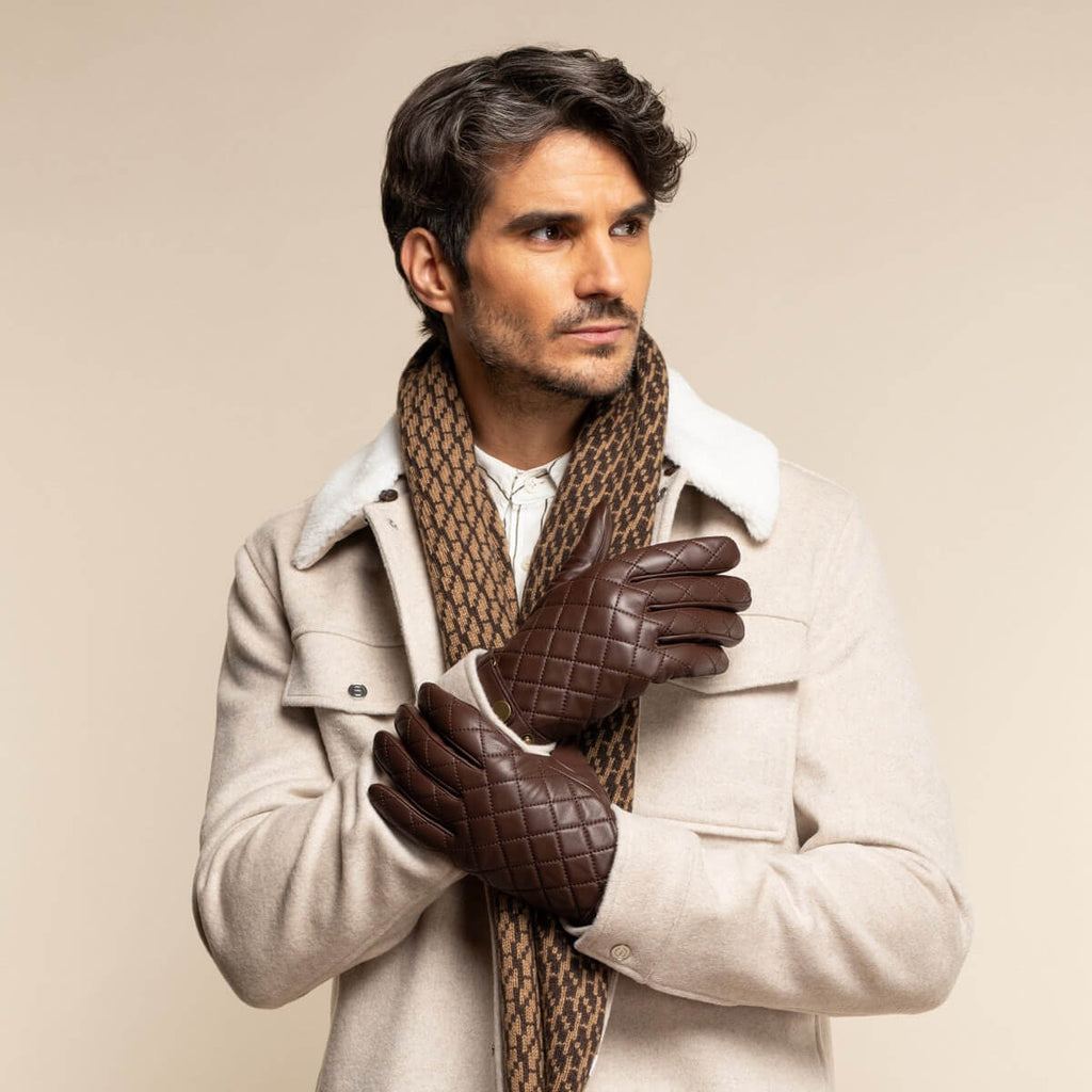 Sebastian (brown) – Sheepskin leather gloves with snap closure & touchscreen feature